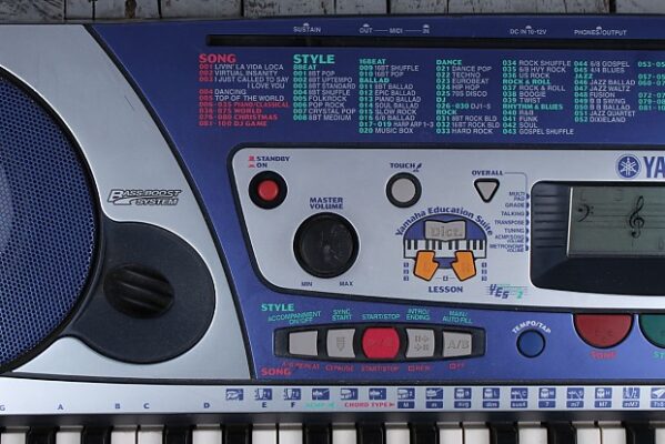 Đàn organ Yamaha PSR-260