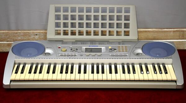 Dan organ Yamaha PSR 275 1