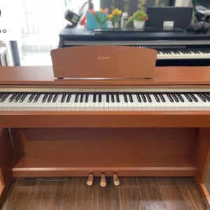 Yamaha J7000